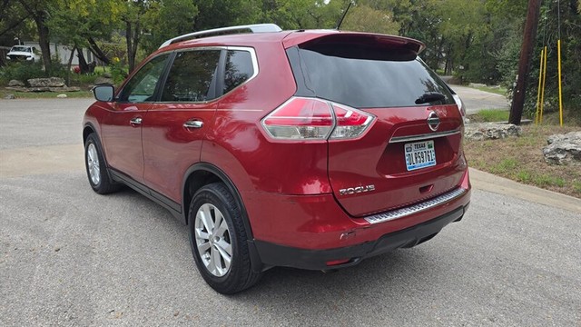 Nissan Rogue Vehicle Full-screen Gallery Image 03