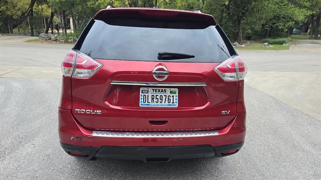 Nissan Rogue Vehicle Full-screen Gallery Image 04