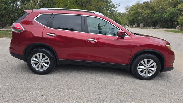 Nissan Rogue Vehicle Full-screen Gallery Image 06