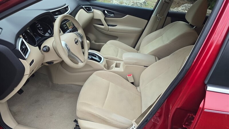Nissan Rogue Vehicle Image 10