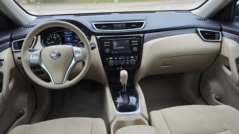 Nissan Rogue Vehicle Image 12