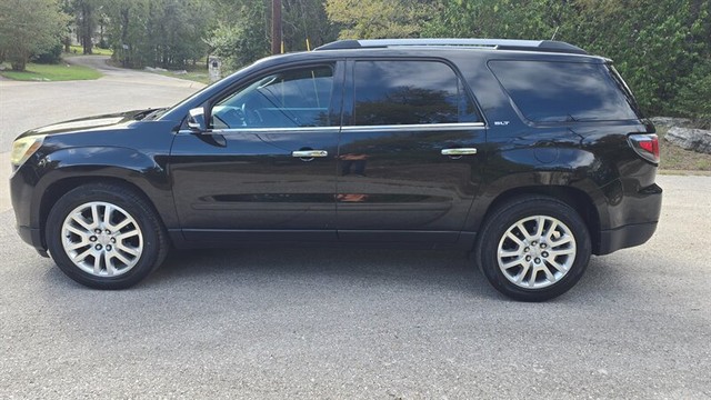 GMC Acadia Vehicle Full-screen Gallery Image 02