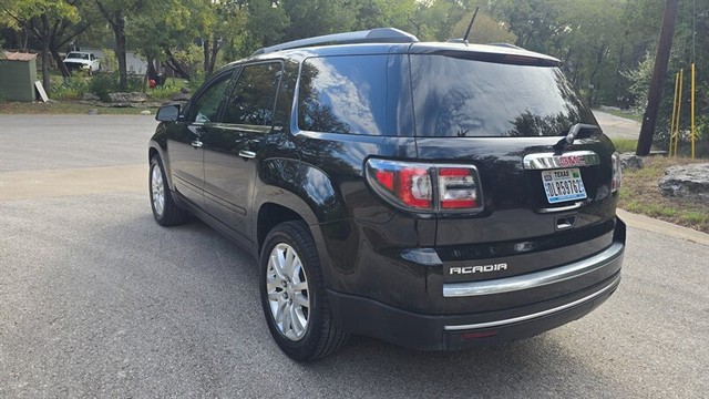 GMC Acadia Vehicle Full-screen Gallery Image 03