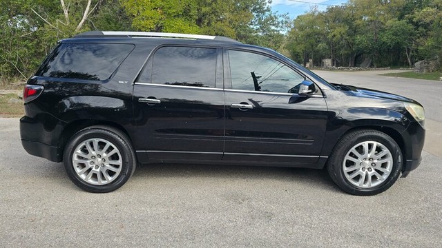 GMC Acadia Vehicle Full-screen Gallery Image 06
