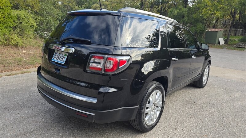 GMC Acadia Vehicle Image 5