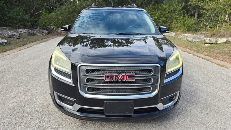 GMC Acadia Vehicle Image 8
