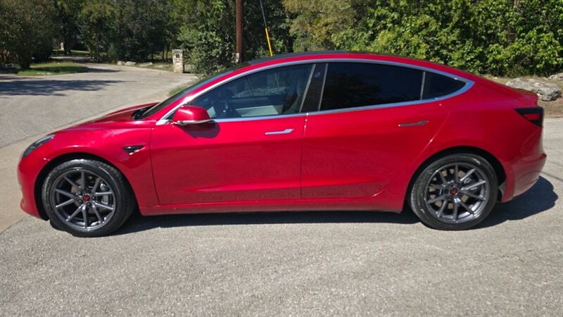 Tesla Model 3 Vehicle Image 2
