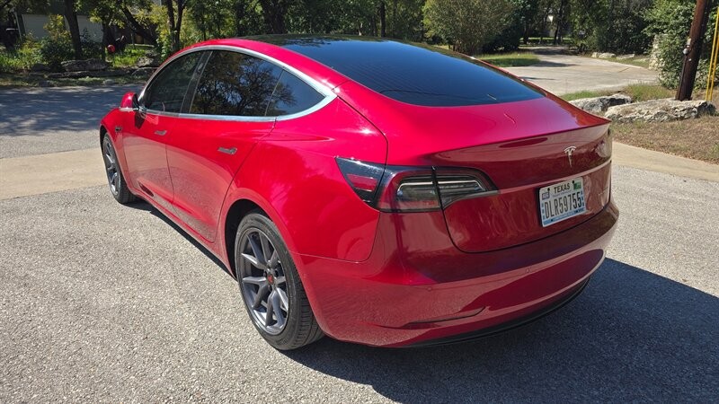 Tesla Model 3 Vehicle Image 3
