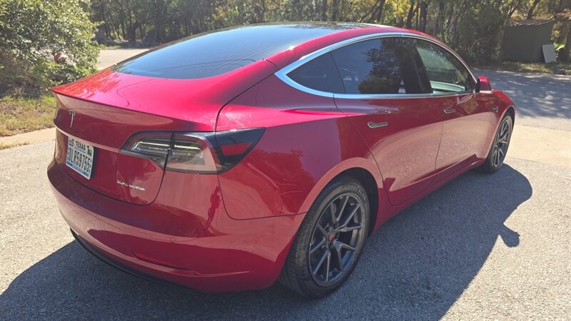 Tesla Model 3 Vehicle Image 5
