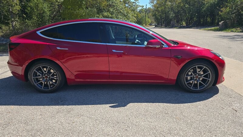 Tesla Model 3 Vehicle Image 6