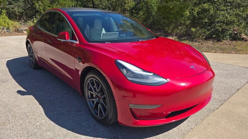 Tesla Model 3 Vehicle Image 7
