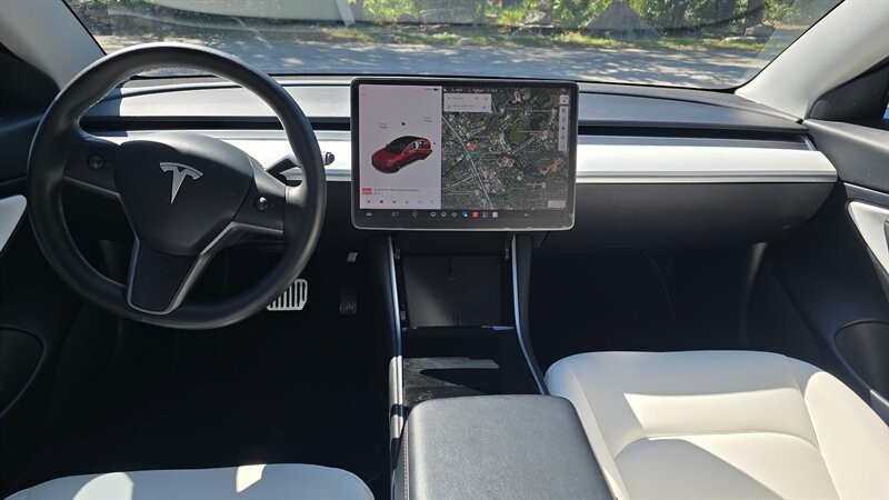 Tesla Model 3 Vehicle Image 11