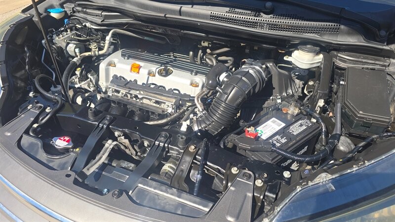 Honda CR-V Vehicle Image 13