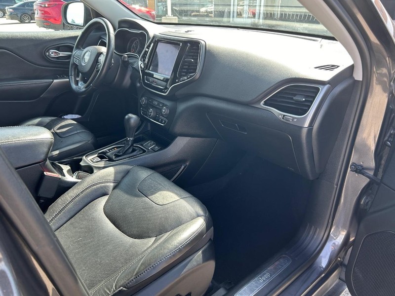 2019 Jeep Cherokee 2WD Limited photo