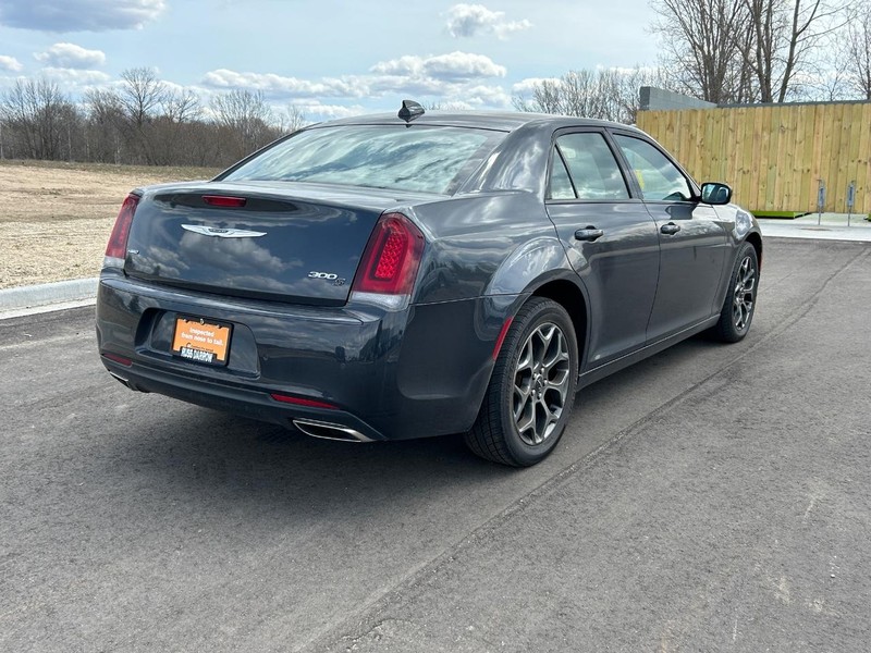 2018 Chrysler 300 300S photo