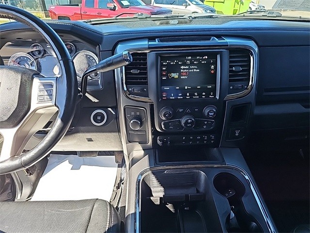 2018 RAM 2500 4WD Laramie Crew Cab photo
