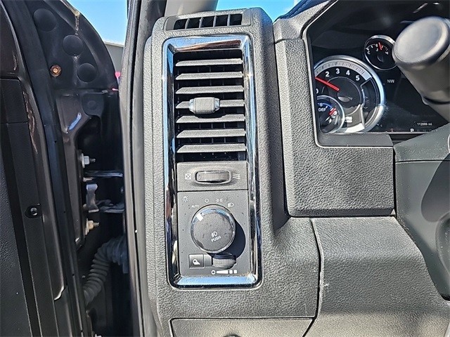 2018 RAM 2500 4WD Laramie Crew Cab photo