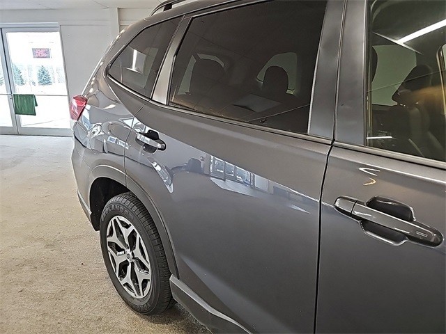 2021 Subaru Forester Premium photo