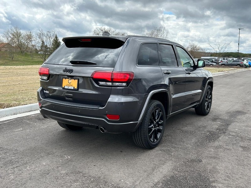 Jeep Grand Cherokee Vehicle Full-screen Gallery Image 5