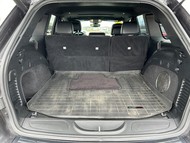 Jeep Grand Cherokee Vehicle Full-screen Gallery Image 10