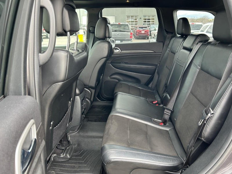 Jeep Grand Cherokee Vehicle Full-screen Gallery Image 11