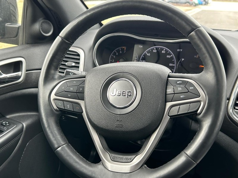 Jeep Grand Cherokee Vehicle Full-screen Gallery Image 17