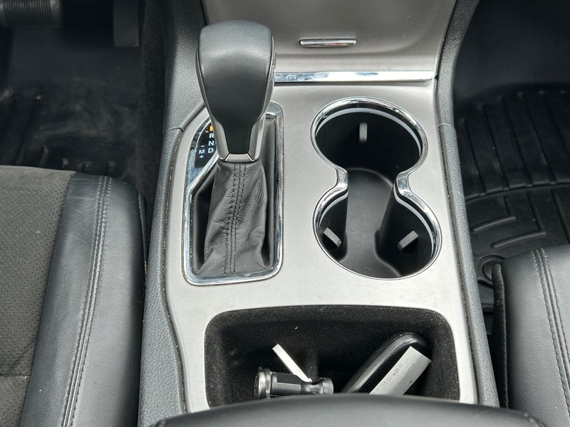 Jeep Grand Cherokee Vehicle Full-screen Gallery Image 18