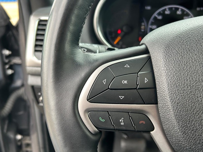 Jeep Grand Cherokee Vehicle Full-screen Gallery Image 26