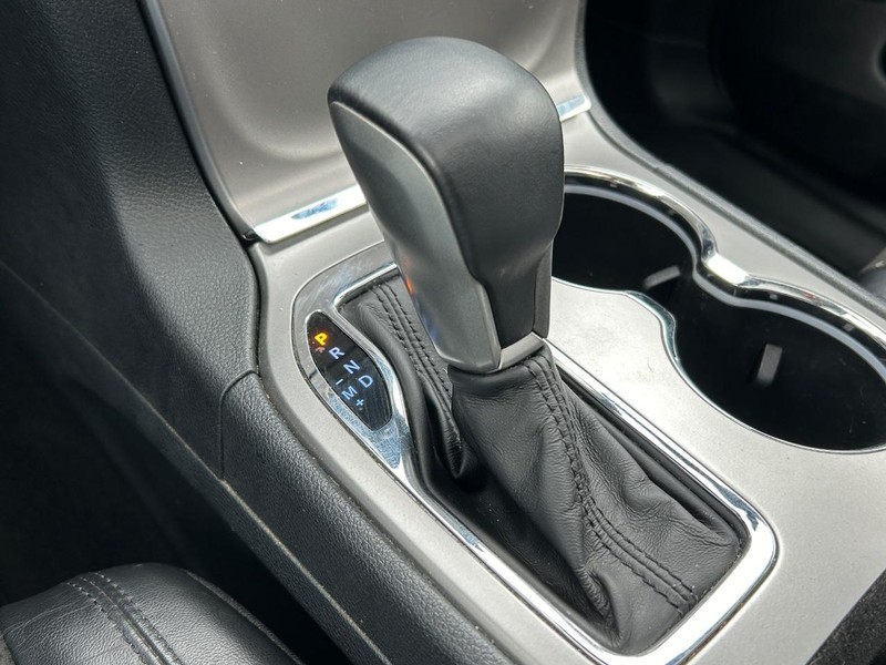 Jeep Grand Cherokee Vehicle Full-screen Gallery Image 28