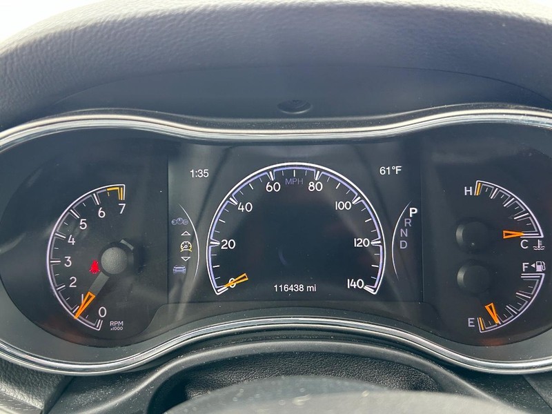 Jeep Grand Cherokee Vehicle Full-screen Gallery Image 30