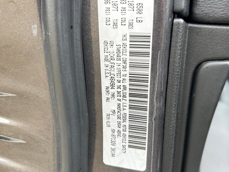 Jeep Grand Cherokee Vehicle Full-screen Gallery Image 33