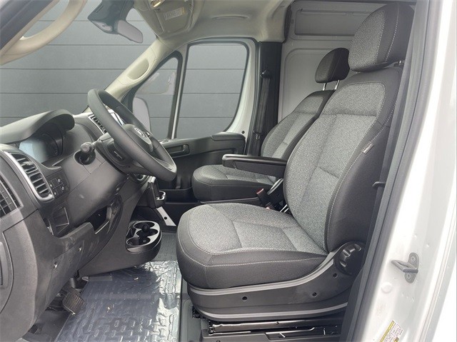 Ram ProMaster Cargo Van Vehicle Full-screen Gallery Image 14