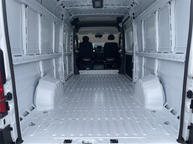 Ram ProMaster Cargo Van Vehicle Full-screen Gallery Image 26