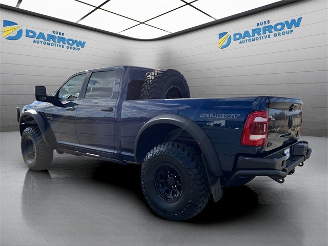 Ram 2500 Vehicle Full-screen Gallery Image 3