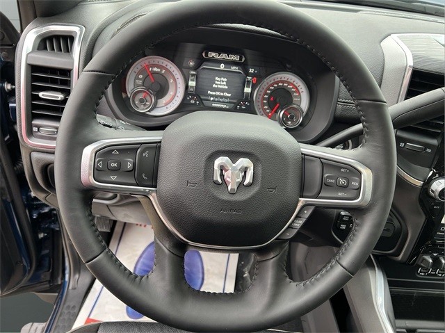 Ram 2500 Vehicle Full-screen Gallery Image 14