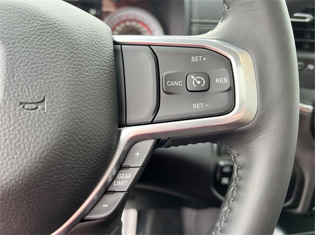 Ram 2500 Vehicle Full-screen Gallery Image 16