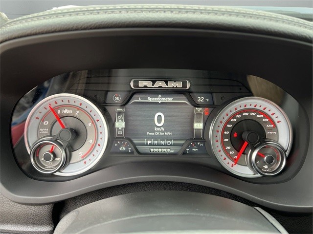 Ram 2500 Vehicle Full-screen Gallery Image 17