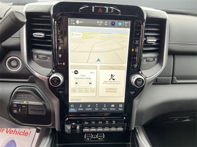 Ram 2500 Vehicle Full-screen Gallery Image 18