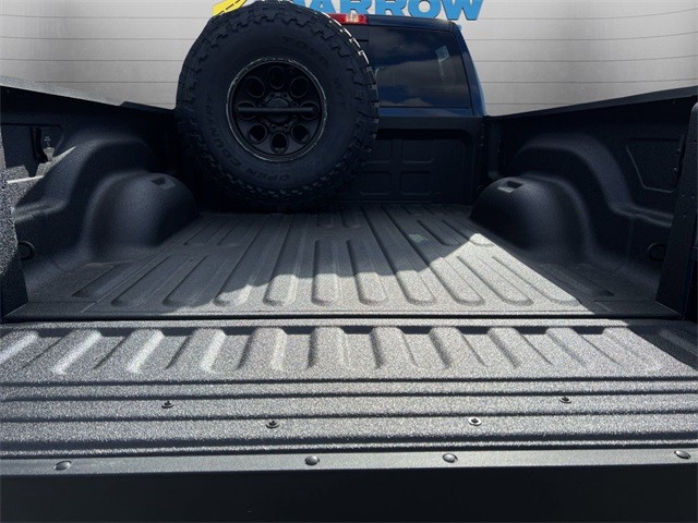 Ram 2500 Vehicle Full-screen Gallery Image 28