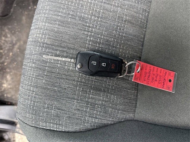 Ford F-150 Vehicle Full-screen Gallery Image 10