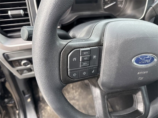 Ford F-150 Vehicle Full-screen Gallery Image 14