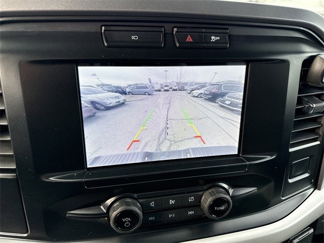 Ford F-150 Vehicle Full-screen Gallery Image 18