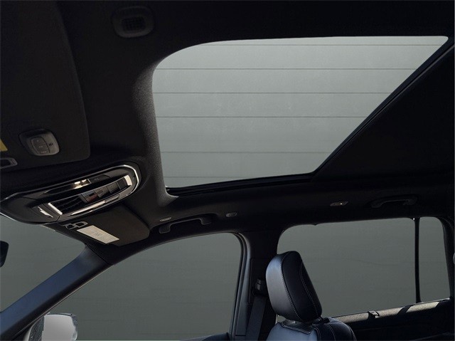 Jeep Grand Cherokee L Vehicle Full-screen Gallery Image 18