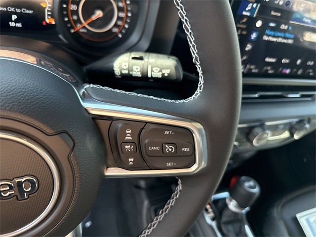 Jeep Wrangler Vehicle Full-screen Gallery Image 11