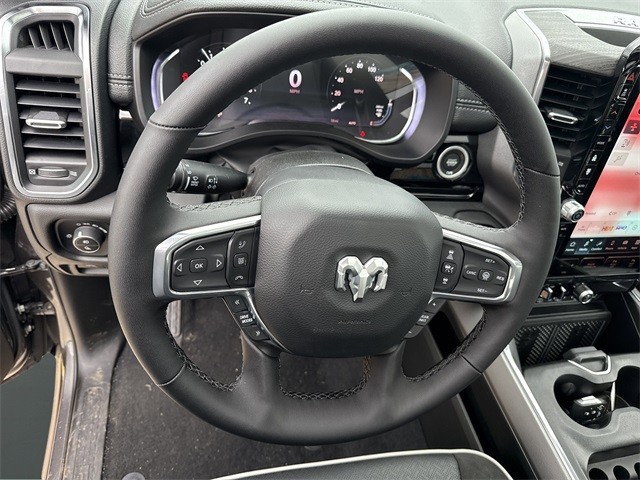 Ram 1500 Vehicle Full-screen Gallery Image 13