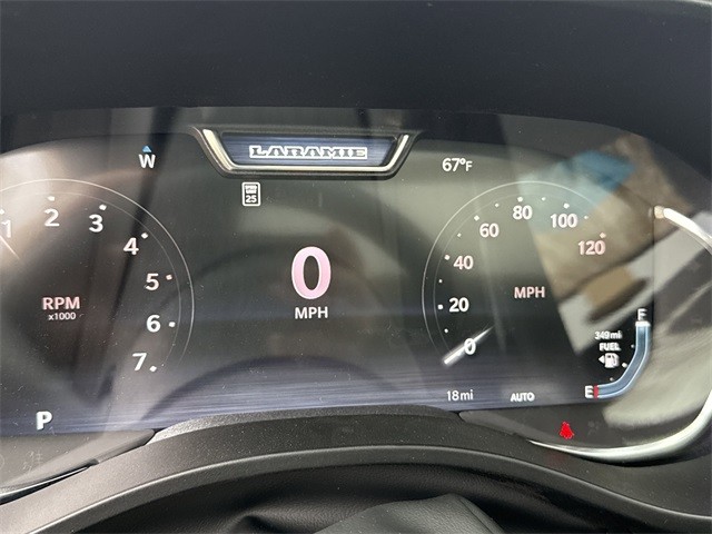 Ram 1500 Vehicle Full-screen Gallery Image 16