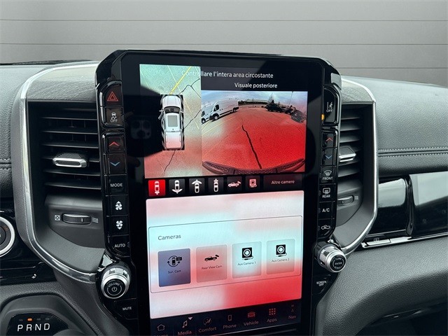 Ram 1500 Vehicle Full-screen Gallery Image 18