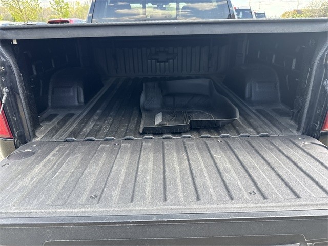 Chevrolet Silverado 1500 Vehicle Full-screen Gallery Image 22