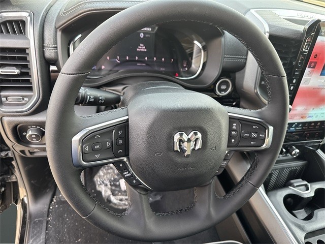 Ram 1500 Vehicle Full-screen Gallery Image 13