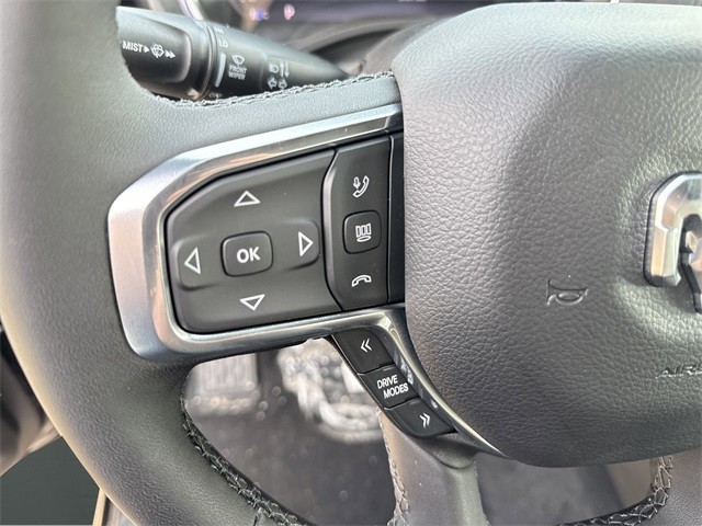 Ram 1500 Vehicle Full-screen Gallery Image 14